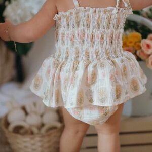 ISO - Size 12/18 // Wild Wawa Smock Romper In Early Blooms 🌸